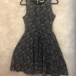 41 Hawthorne black and white dress